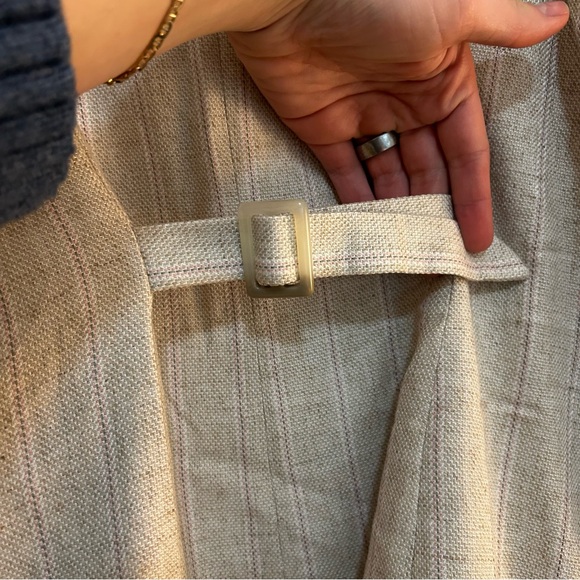 Banana Republic Light Tan Linen
Sleeveless Vest w/ Pinstripes - XL - Picture 4 of 6